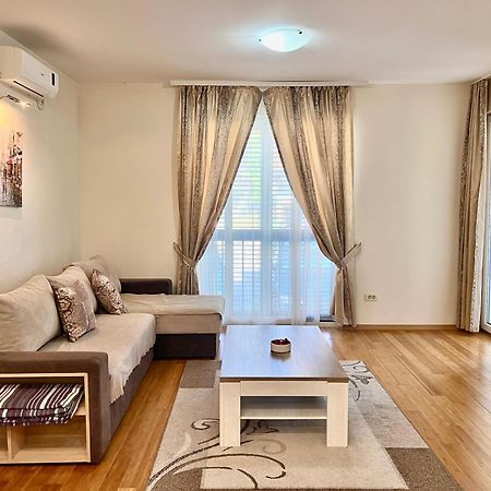 Apartments Nirgilija Tivat Luaran gambar